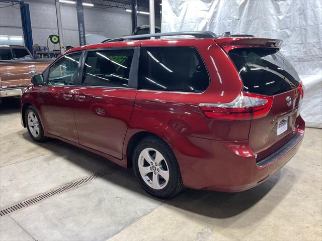 2020 Toyota Sienna LE