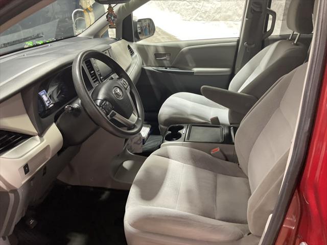 2020 Toyota Sienna LE