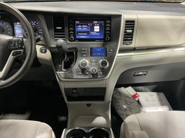 2020 Toyota Sienna LE