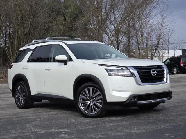 2023 Nissan Pathfinder SL 4WD