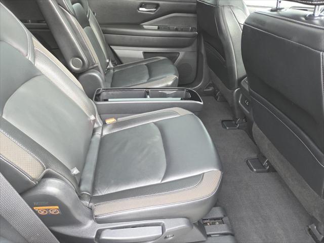 2023 Nissan Pathfinder SL 4WD