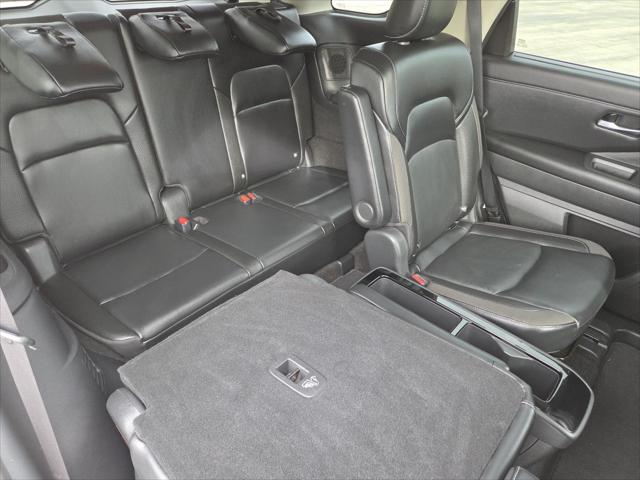 2023 Nissan Pathfinder SL 4WD