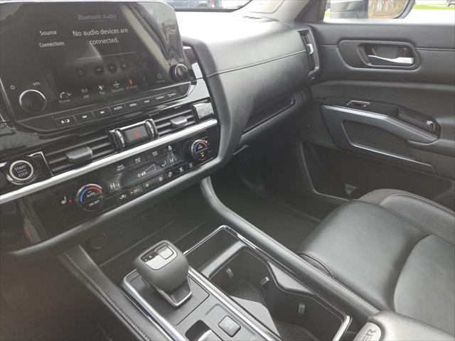2023 Nissan Pathfinder SL 4WD