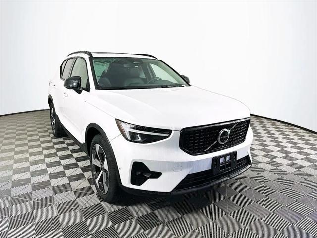 2023 Volvo XC40 B5 Plus Dark Theme for sale in Toledo, OH