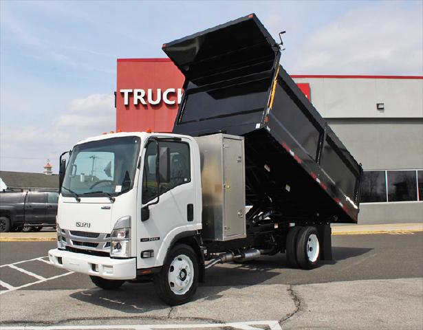 2025 Isuzu NRR Unknown