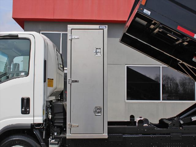 2025 Isuzu NRR Unknown