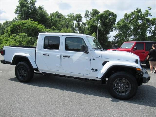 2026 Jeep Gladiator GLADIATOR SPORT S 4X4 2026 Jeep Gladiator GLADIATOR SPORT S 4X4