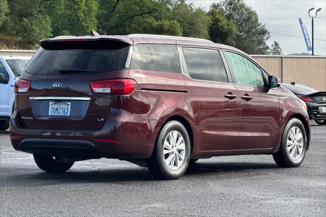 2017 Kia Sedona LX