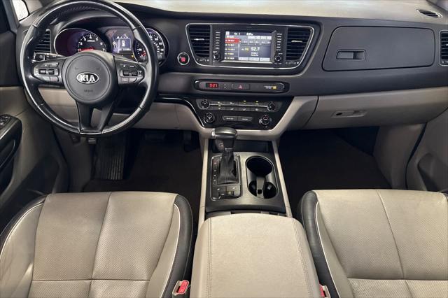 2017 Kia Sedona LX