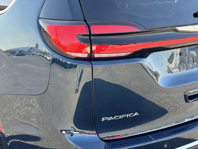 2024 Chrysler Pacifica Hybrid Select