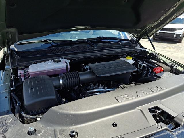 2026 Ram 1500 Express Crew Cab 4x4 5'7" Box