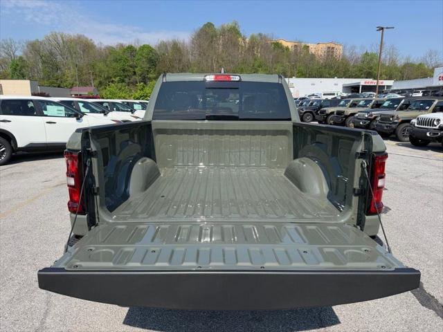 2026 Ram 1500 Express Crew Cab 4x4 5'7" Box