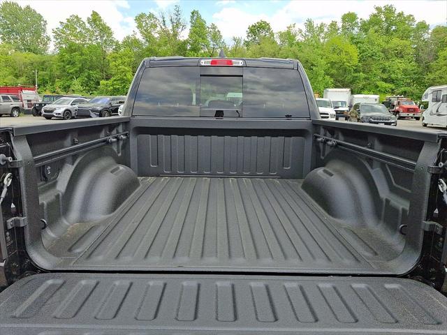2026 Ram 1500 Express Crew Cab 4x4 5'7" Box