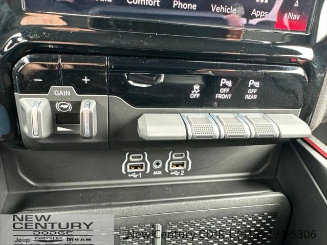 2026 Ram 1500 Rebel Crew Cab 4x4 5'7" Box