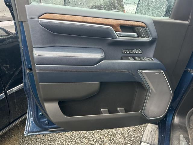 2023 Chevrolet Silverado 1500 4WD Crew Cab Short Bed High Country