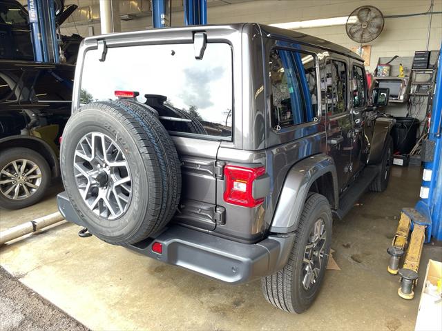 2026 Jeep Wrangler 4-Door Sahara 4x4