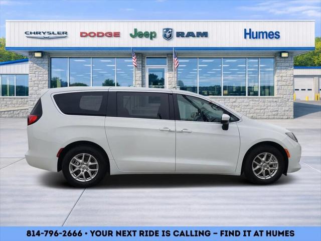 2023 Chrysler Voyager LX