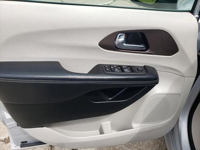 2023 Chrysler Voyager LX