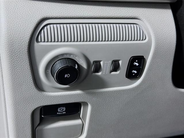 2022 Jeep Wagoneer Series II 4x2