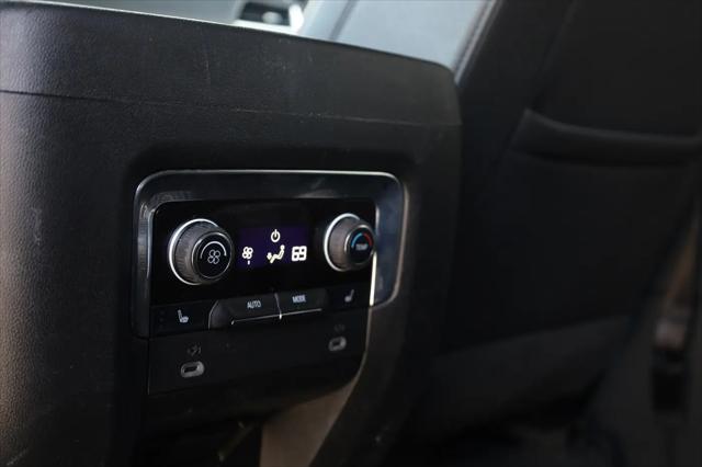 2023 Chevrolet Suburban 4WD Premier