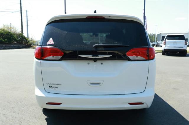 2023 Chrysler Voyager LX