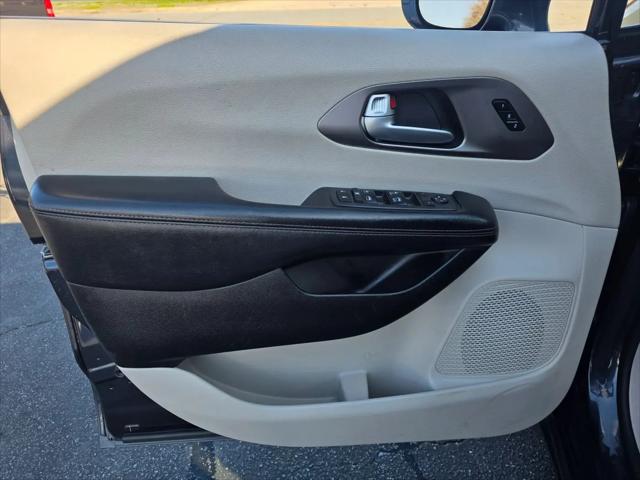 2020 Chrysler Pacifica Touring L