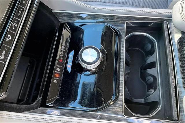 2022 Jeep Wagoneer Series III 4x2