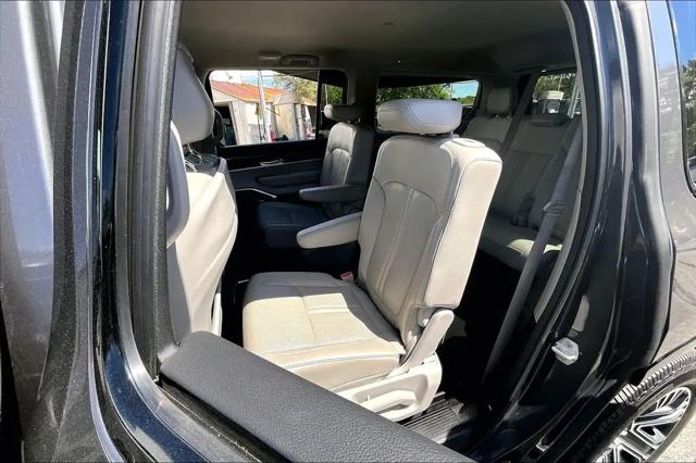 2022 Jeep Wagoneer Series III 4x2