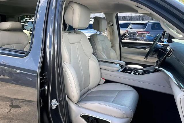 2022 Jeep Wagoneer Series III 4x2