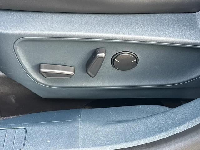 2025 Ford Maverick Lobo Standard