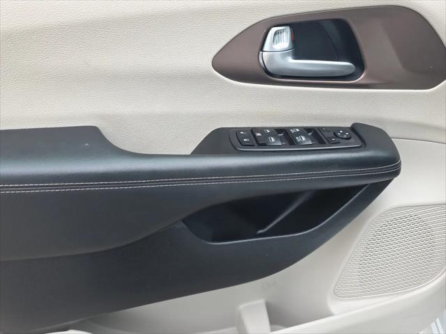 2024 Chrysler Voyager LX