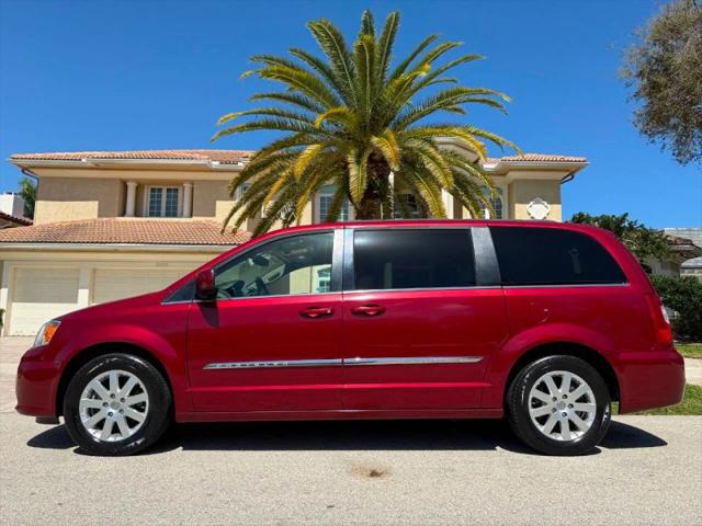 2016 Chrysler Town & Country Touring