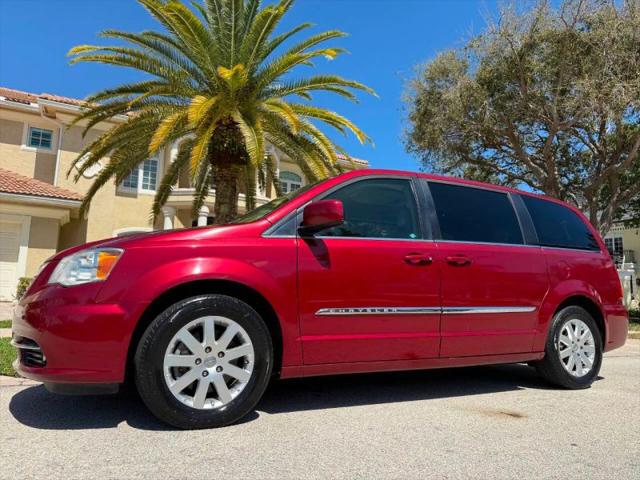2016 Chrysler Town & Country Touring