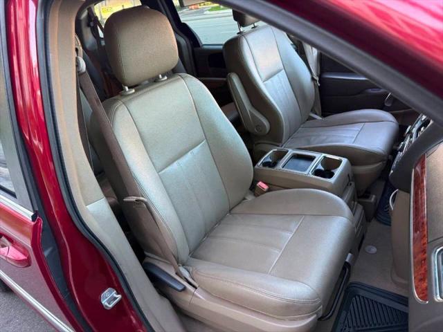 2016 Chrysler Town & Country Touring