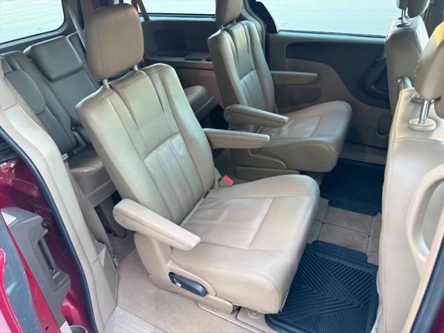 2016 Chrysler Town & Country Touring