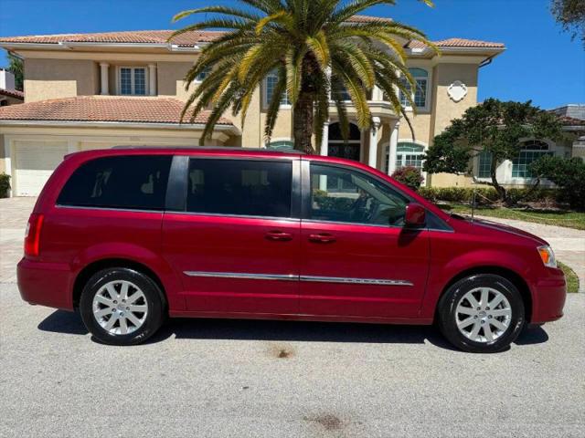 2016 Chrysler Town & Country Touring