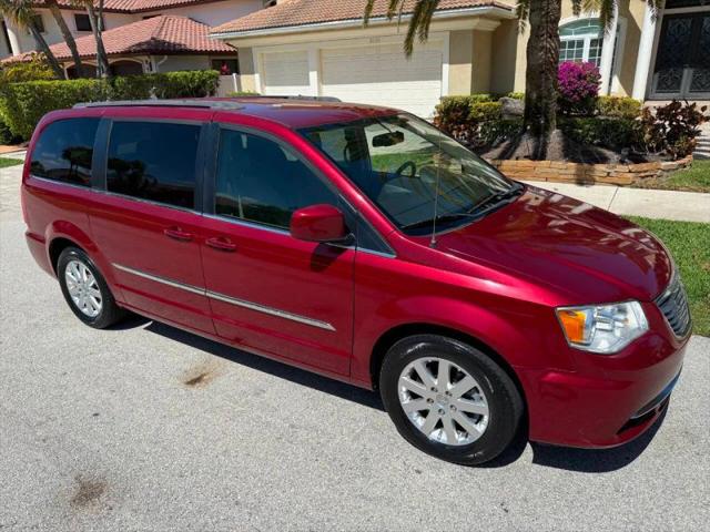 2016 Chrysler Town & Country Touring