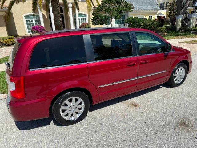 2016 Chrysler Town & Country Touring
