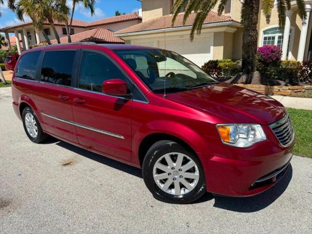 2016 Chrysler Town & Country Touring