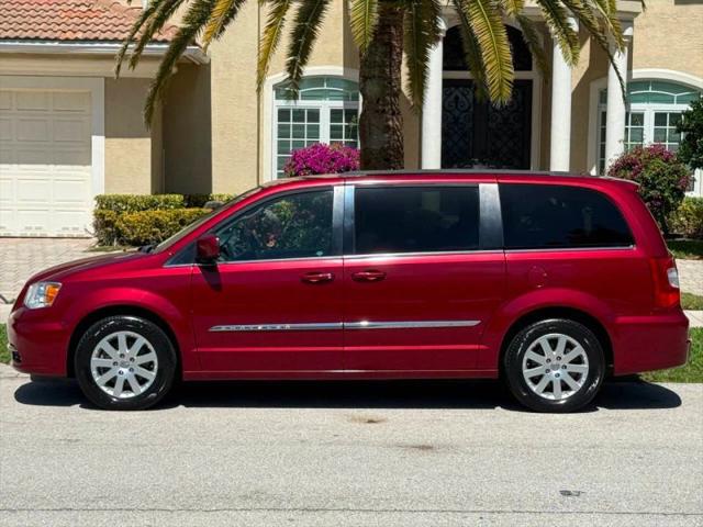 2016 Chrysler Town & Country Touring