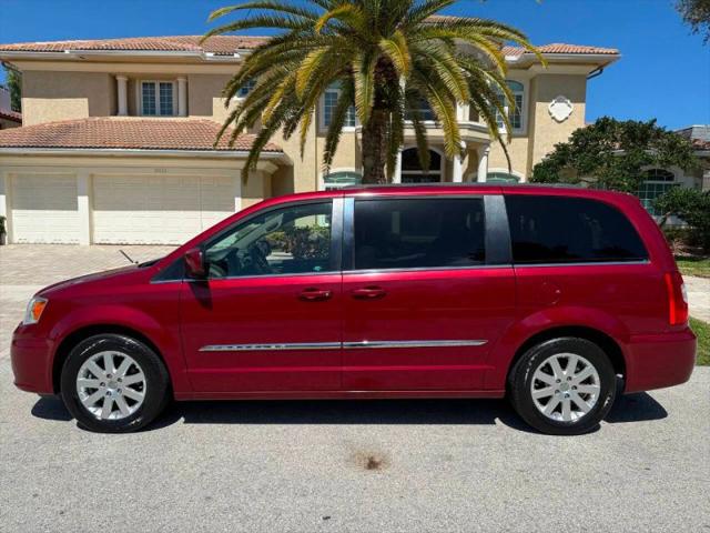 2016 Chrysler Town & Country Touring