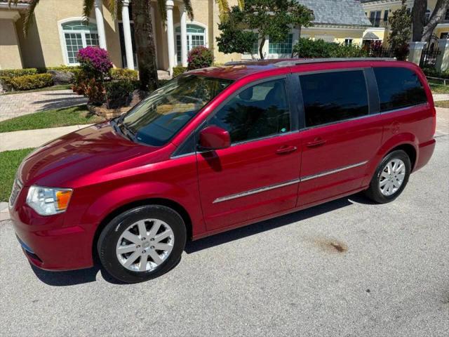 2016 Chrysler Town & Country Touring