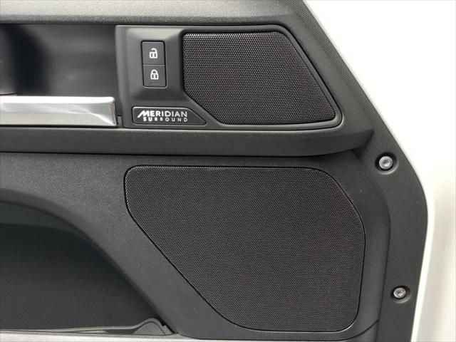 2026 Land Rover Defender P500 V8
