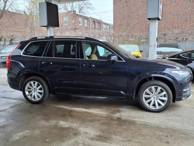 2017 Volvo XC90 T6 Momentum