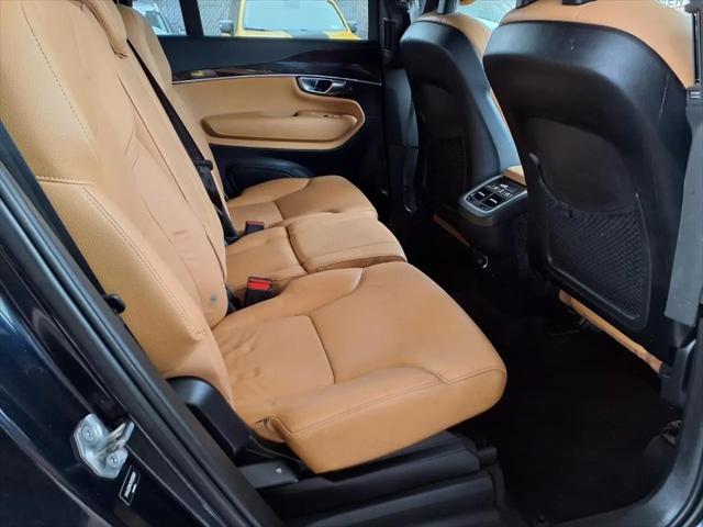 2017 Volvo XC90 T6 Momentum