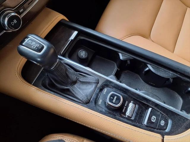 2017 Volvo XC90 T6 Momentum
