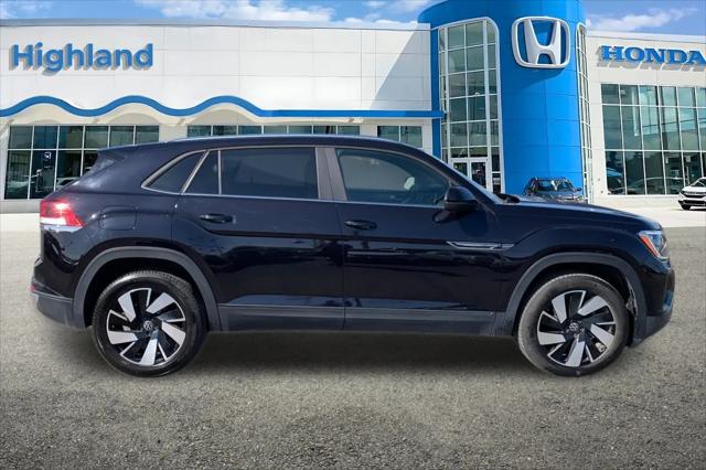 2024 Volkswagen Atlas Cross Sport 2.0T SE w/Technology