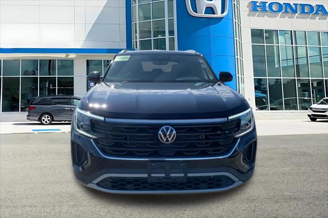 2024 Volkswagen Atlas Cross Sport 2.0T SE w/Technology