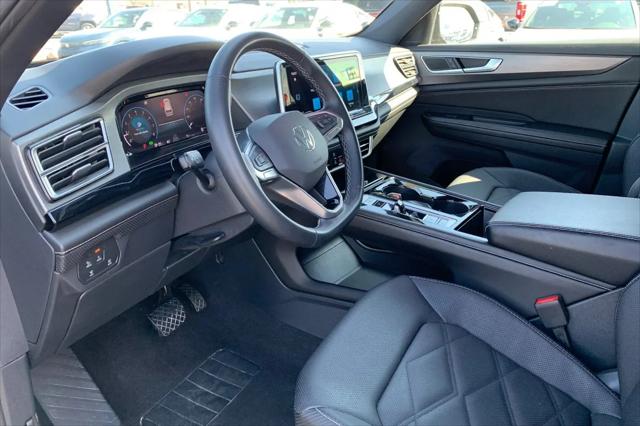 2024 Volkswagen Atlas Cross Sport 2.0T SE w/Technology