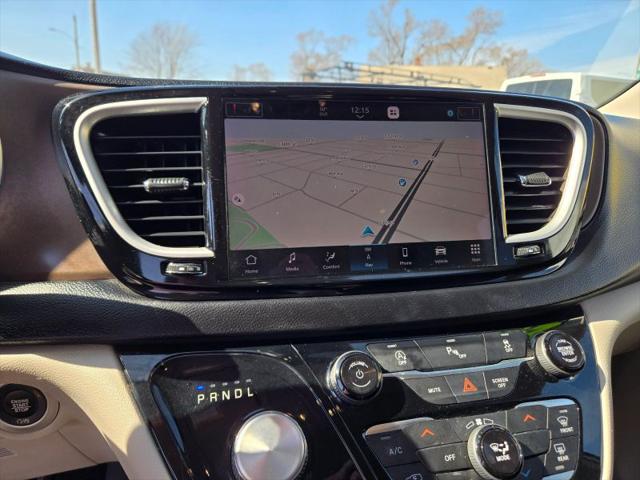 2022 Chrysler Voyager LX